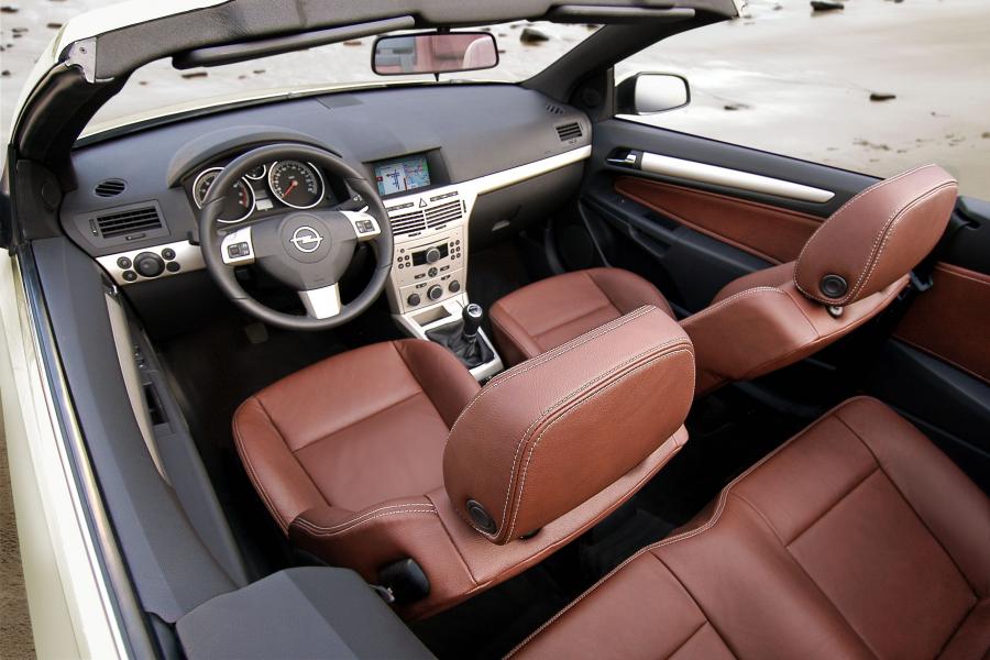  Opel Astra Twin Top 2007 года  (фото 124 из 131)